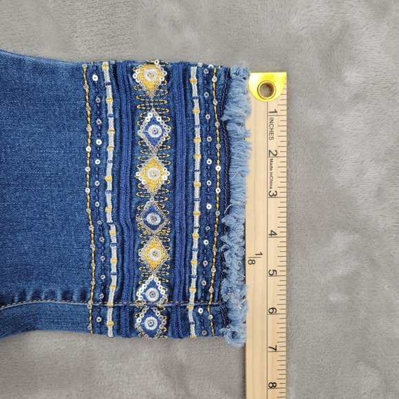 Avenue Cropped Jeans Womens 14 Blue Embroidered Beaded Frayed Hem Boho 32x20 - Picture 11 of 12